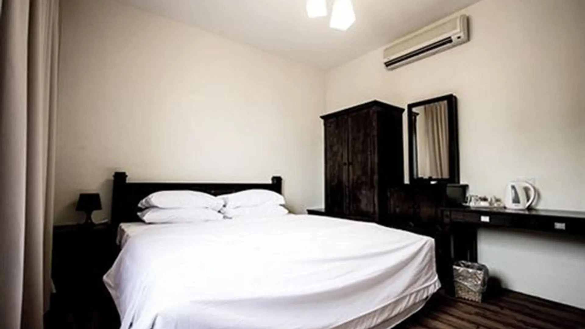 8 Boutique By The Sea Hotel Tanjung Tokong