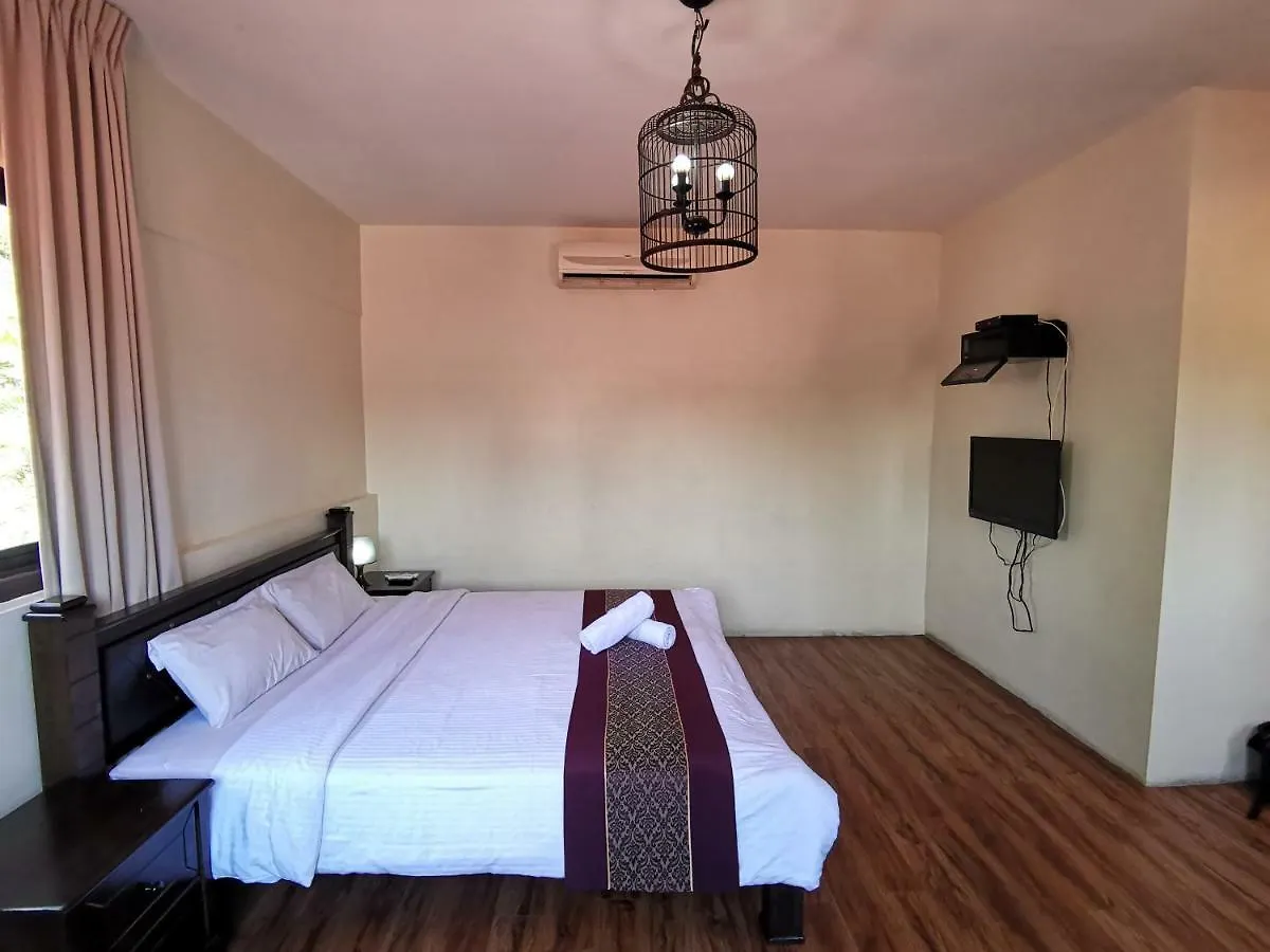 8 Boutique By The Sea Hotel Tanjung Tokong