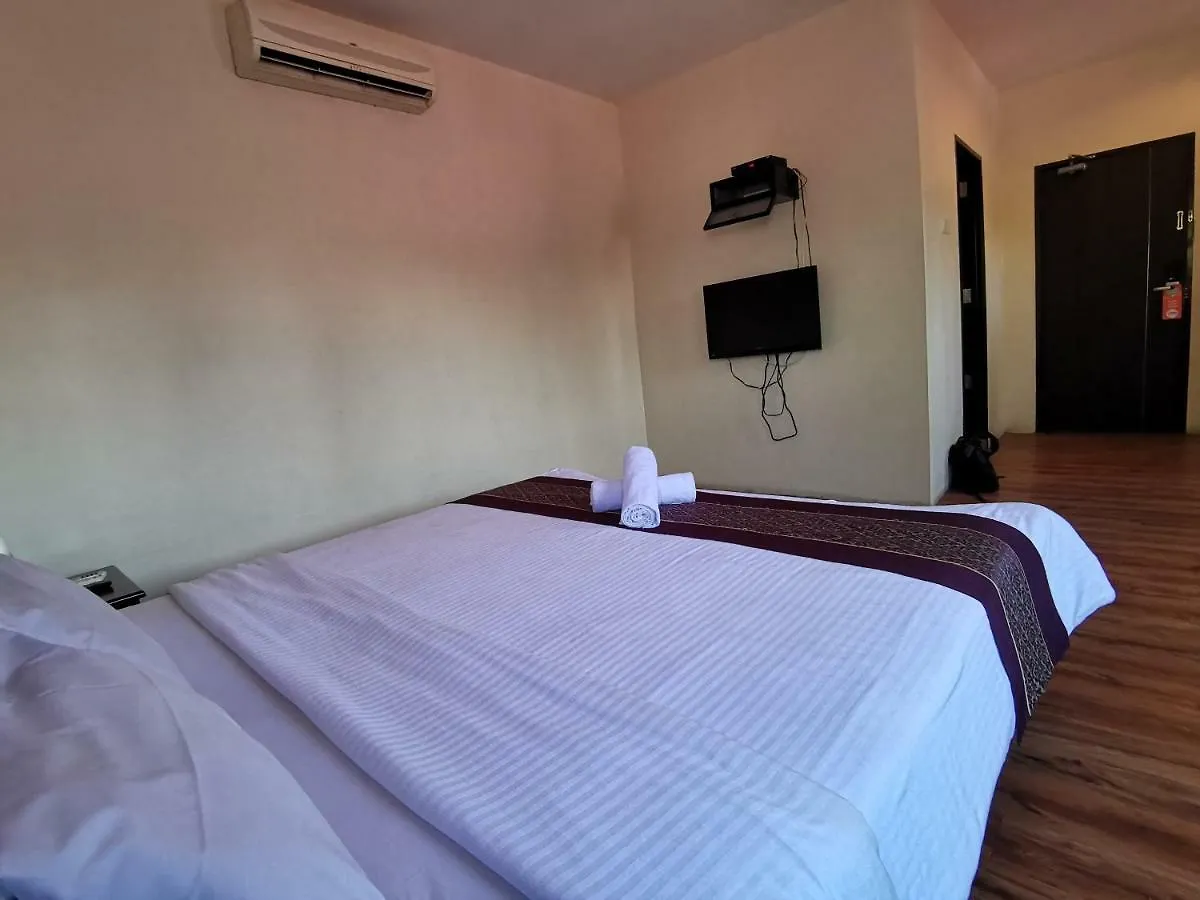 8 Boutique By The Sea Hotel Tanjung Tokong 2*,  Malajzia